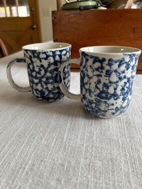 Folk Craft Hearts by Tienshan Blue Spongewear Ceramic Mugs - Set of 2